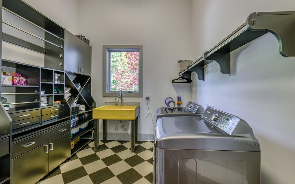 Refined Living in East Tennessee 9000 Sq Ft Architectural Masterpiece Priced at 2.5 Million 38