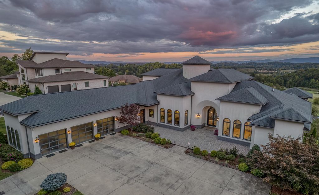 Refined Living in East Tennessee 9000 Sq Ft Architectural Masterpiece Priced at 2.5 Million 55