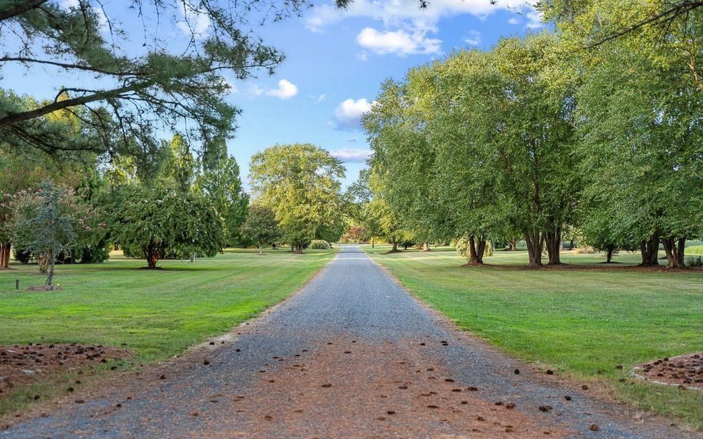 Stock Range Farm Luxury Meets Seclusion on Marylands Eastern Shore Asking 17.9 Million 45