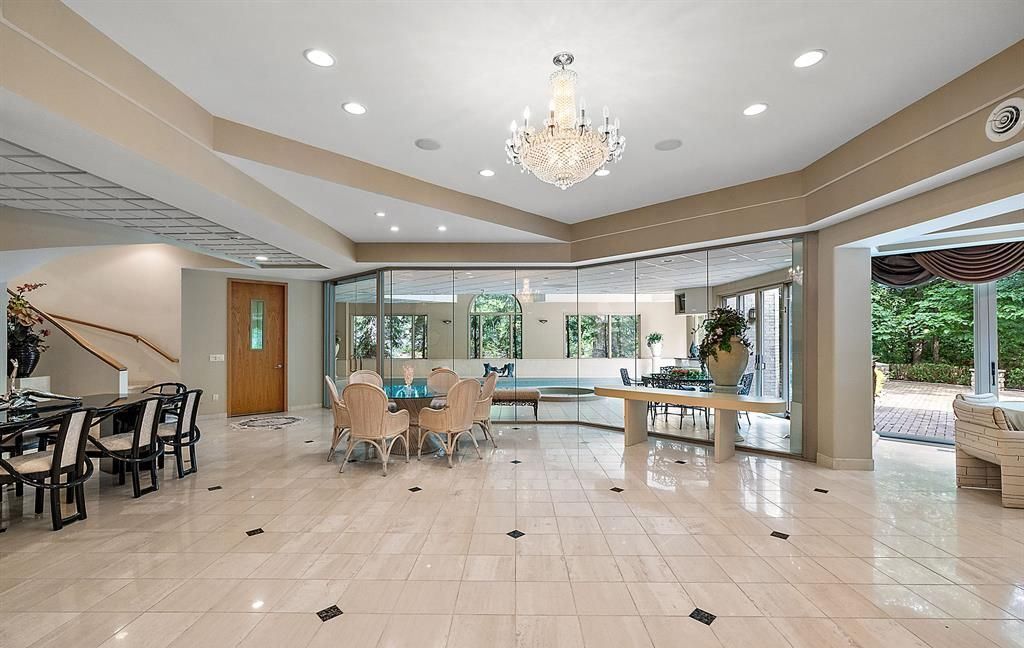 Stunning Modern Estate on Mirror Lake Ideal for Entertaining and Relaxation Asking 2349000 43