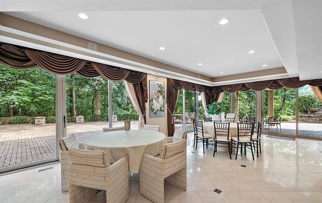 Stunning Modern Estate on Mirror Lake Ideal for Entertaining and Relaxation Asking 2349000 48