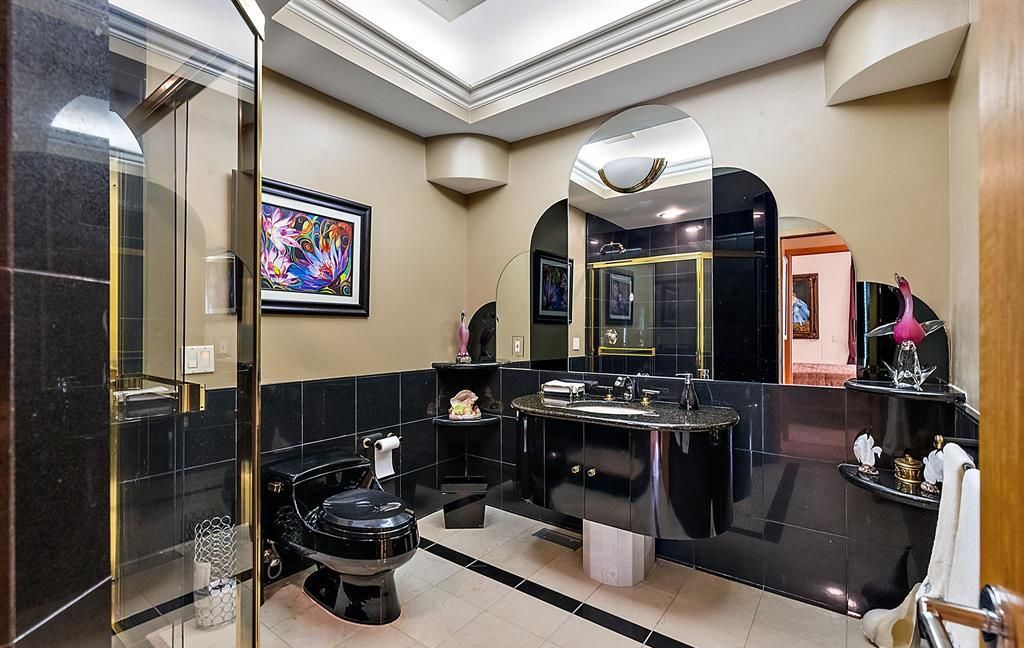 Stunning Modern Estate on Mirror Lake Ideal for Entertaining and Relaxation Asking 2349000 53
