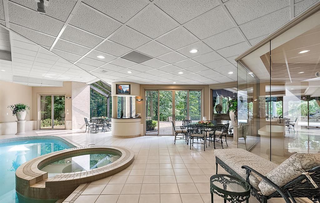 Stunning Modern Estate on Mirror Lake Ideal for Entertaining and Relaxation Asking 2349000 54