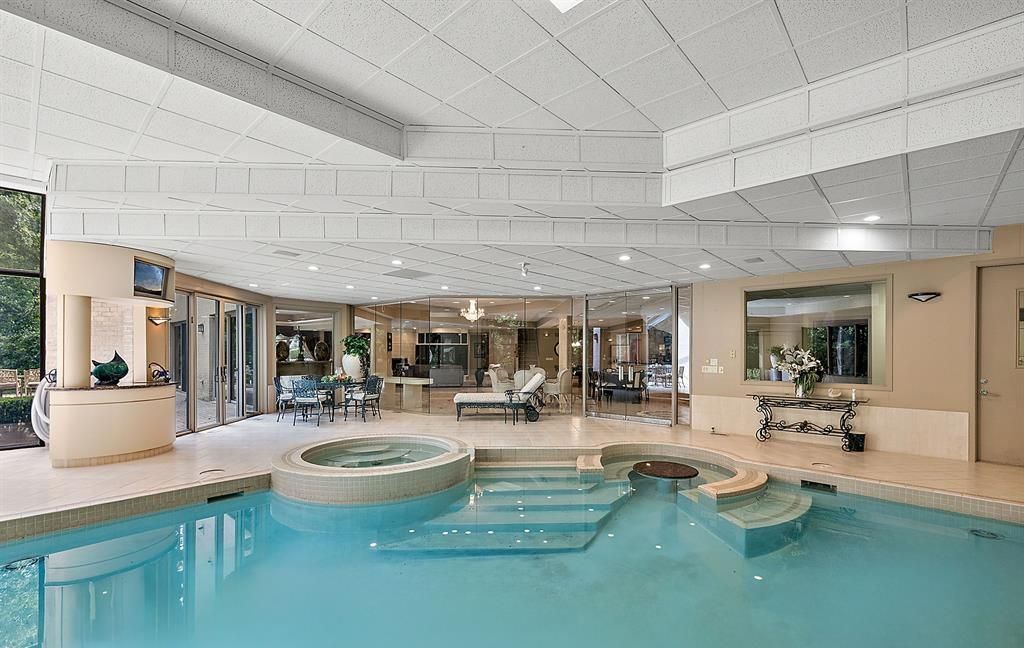 Stunning Modern Estate on Mirror Lake Ideal for Entertaining and Relaxation Asking 2349000 58