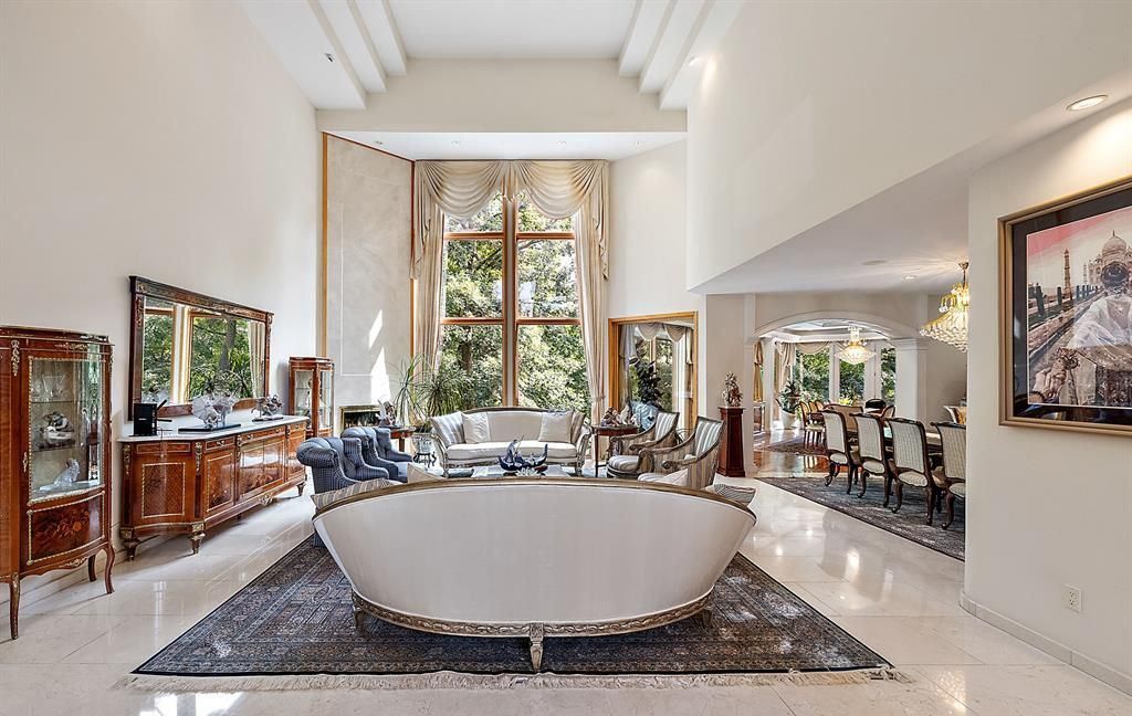 Stunning Modern Estate on Mirror Lake Ideal for Entertaining and Relaxation Asking 2349000 6