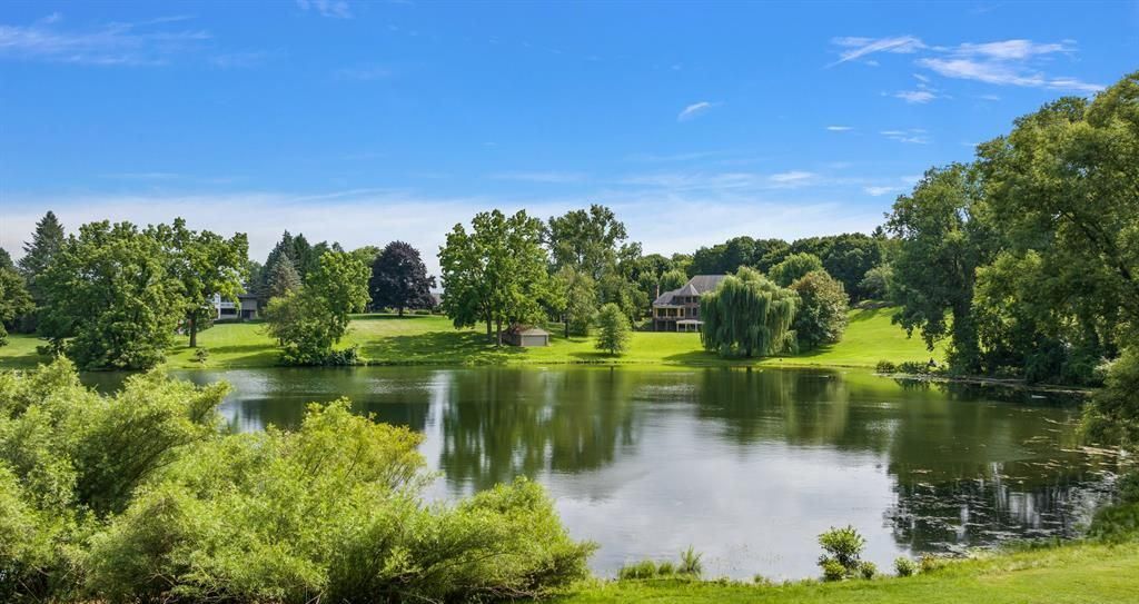 Stunning Modern Estate on Mirror Lake Ideal for Entertaining and Relaxation Asking 2349000 65