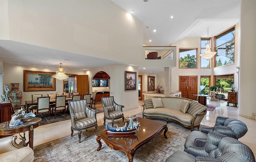 Stunning Modern Estate on Mirror Lake Ideal for Entertaining and Relaxation Asking 2349000 9