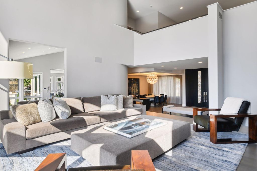 3.18 Acre Minnesota Valley Gem Luxurious Residence Set Amidst Picturesque Rolling Hills Listed for 4.45 Million 11