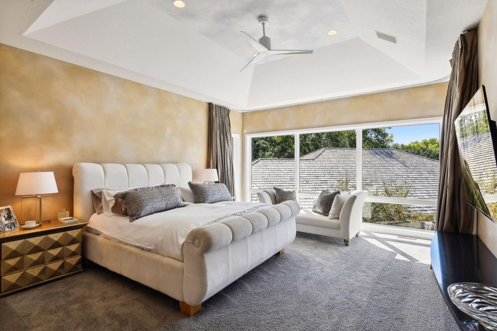 3.18 Acre Minnesota Valley Gem Luxurious Residence Set Amidst Picturesque Rolling Hills Listed for 4.45 Million 27