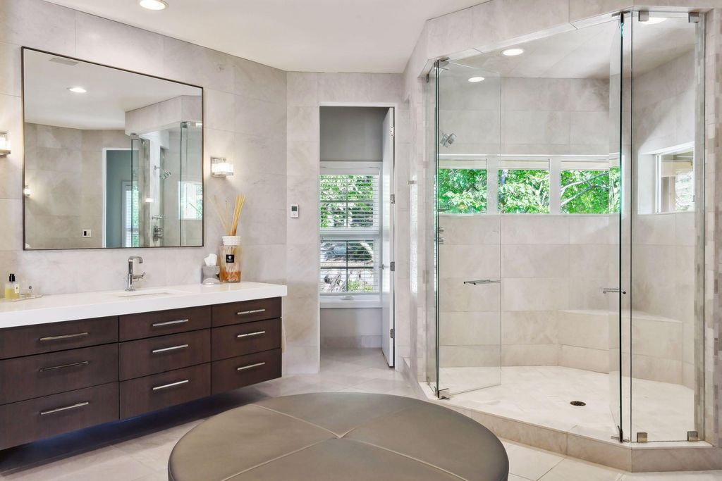3.18 Acre Minnesota Valley Gem Luxurious Residence Set Amidst Picturesque Rolling Hills Listed for 4.45 Million 31