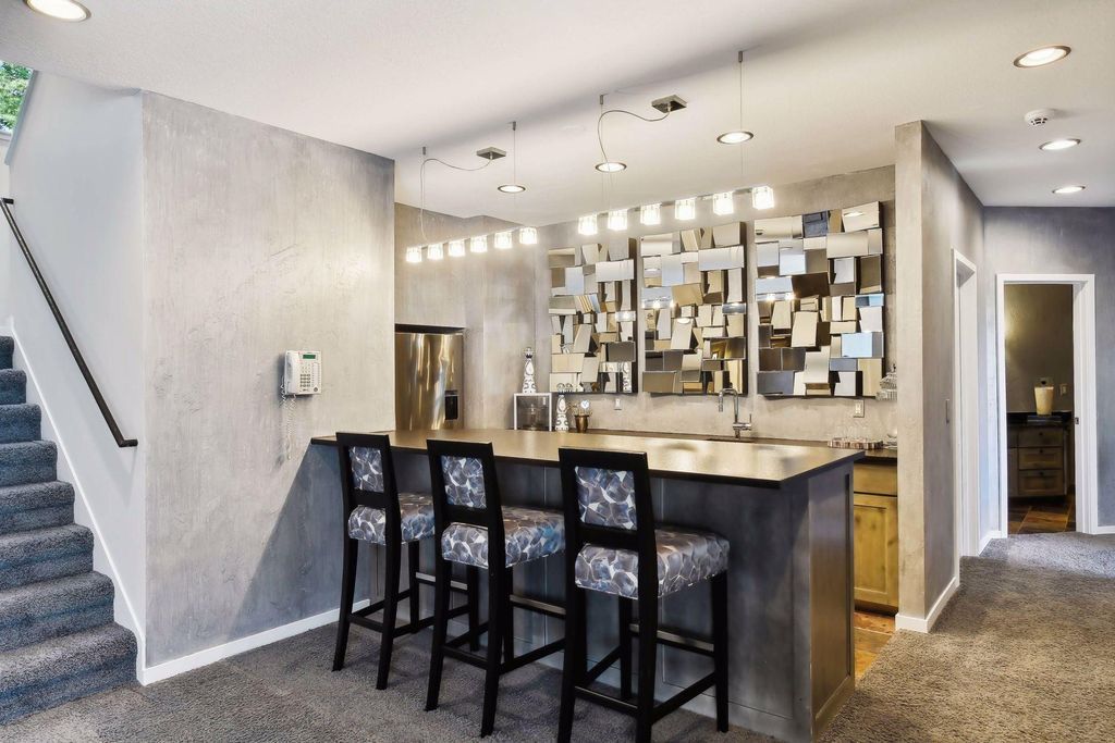 3.18 Acre Minnesota Valley Gem Luxurious Residence Set Amidst Picturesque Rolling Hills Listed for 4.45 Million 44