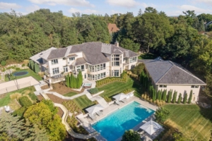 3.18 Acre Minnesota Valley Gem Luxurious Residence Set Amidst Picturesque Rolling Hills Listed for 4.45 Million 5