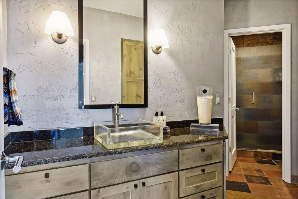 3.18 Acre Minnesota Valley Gem Luxurious Residence Set Amidst Picturesque Rolling Hills Listed for 4.45 Million 51
