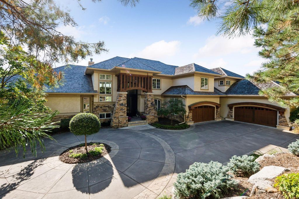 3.18 Acre Minnesota Valley Gem Luxurious Residence Set Amidst Picturesque Rolling Hills Listed for 4.45 Million 6