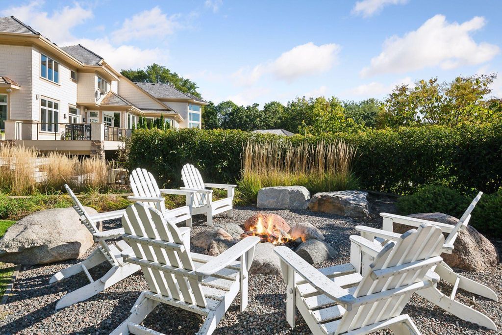 3.18 Acre Minnesota Valley Gem Luxurious Residence Set Amidst Picturesque Rolling Hills Listed for 4.45 Million 61
