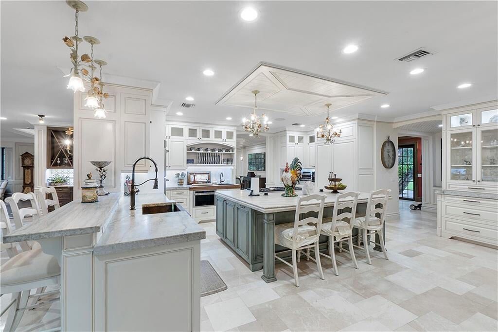$6.5 Million Luxurious Estate in Parkland with Expansive Grounds for Unmatched Privacy