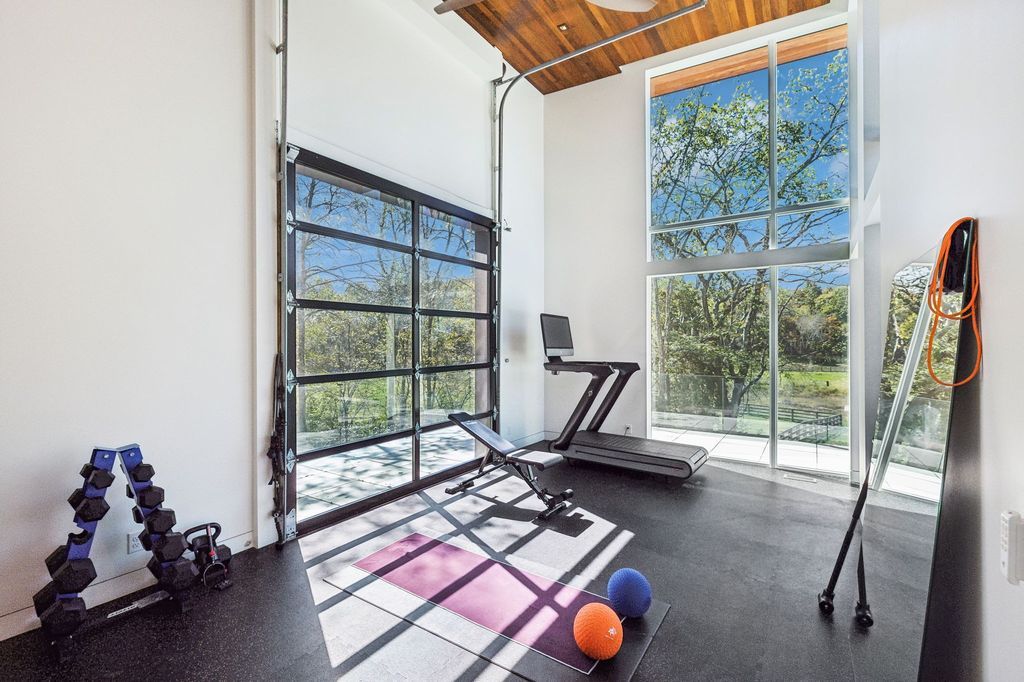A Stunning Modern Home on 26 Acres in Wilson County Tennessee Showcasing Architectural Excellence Priced at 6.7 Million 28