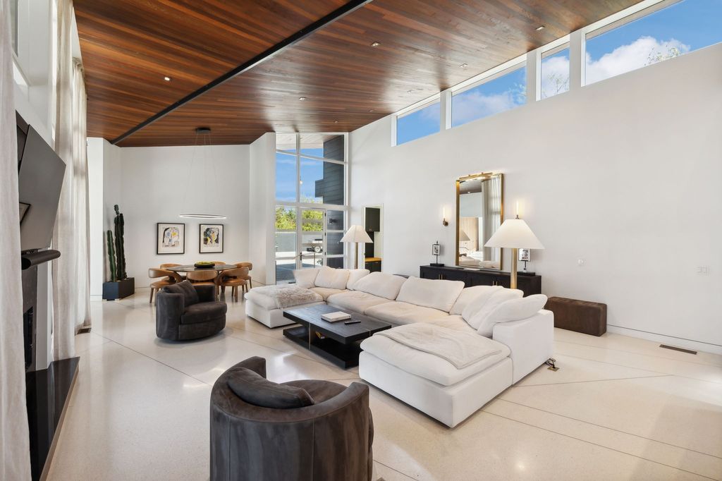 A Stunning Modern Home on 26 Acres in Wilson County Tennessee Showcasing Architectural Excellence Priced at 6.7 Million 8