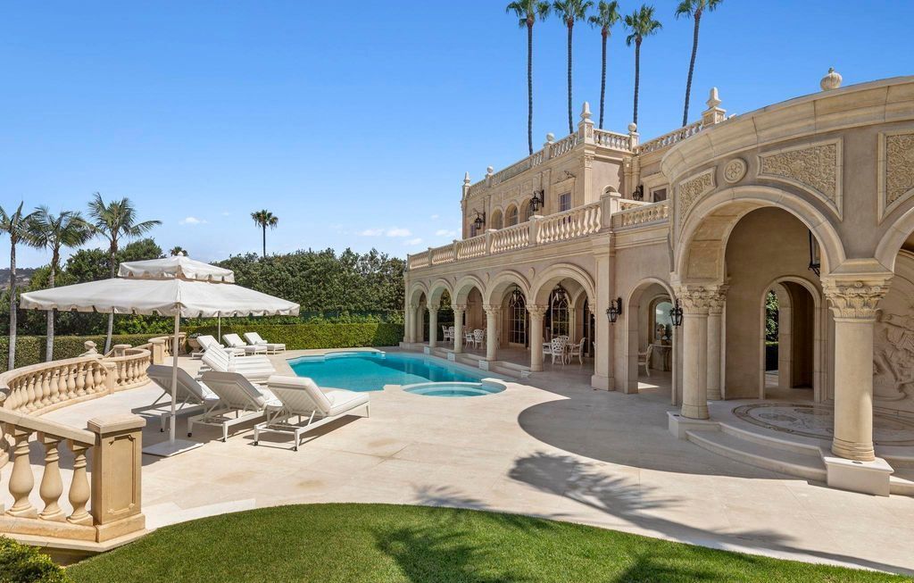 Californias Crown Jewel La Jollas Iconic Sand Castle Estate with Exclusive Private Beach Lists for 108 Million 44
