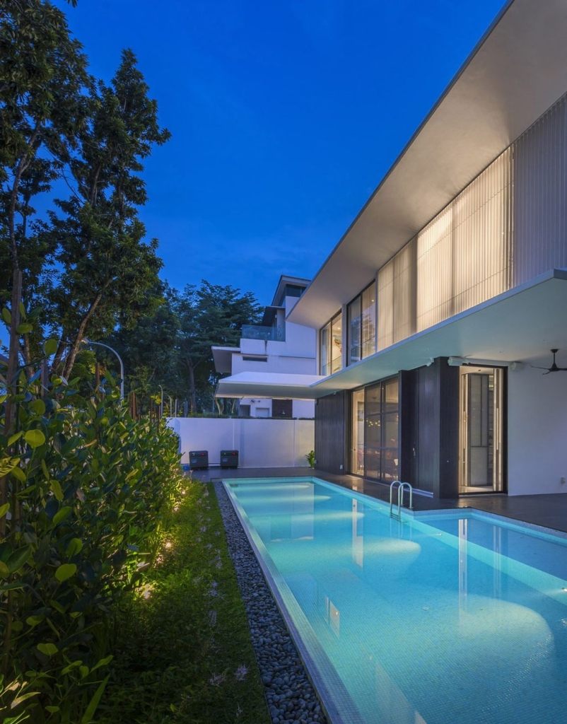 Eave House a Masterpiece by Elegance and Functionality 12