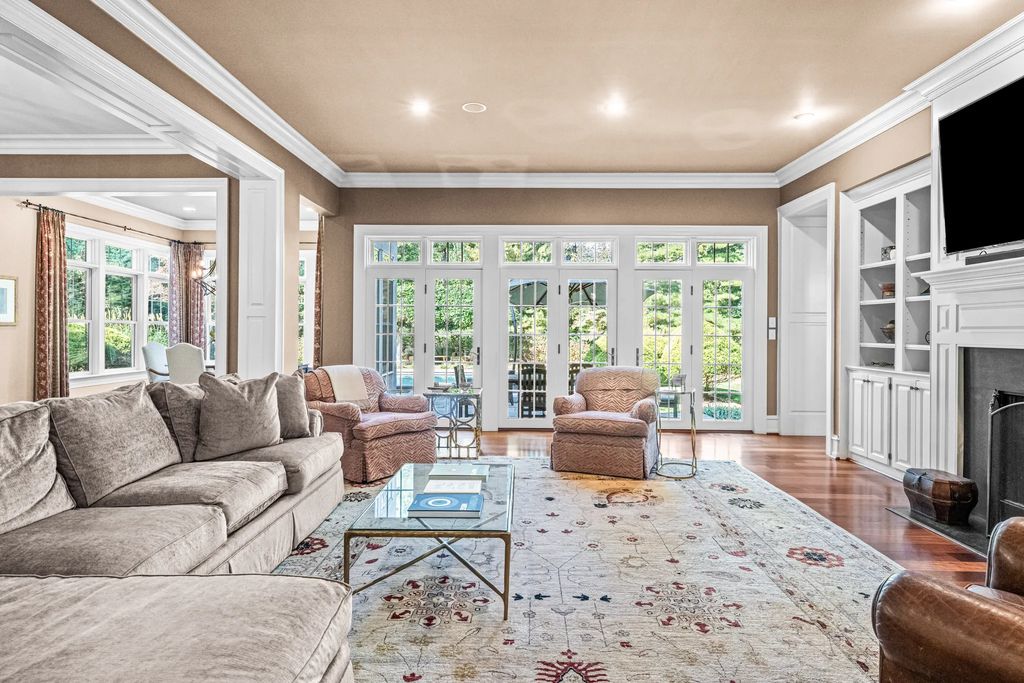 Exceptional Devon Estate on a Private 1.87 Acre Lot with Beautiful Landscaping and Hardscaping Listed for 3295000 16