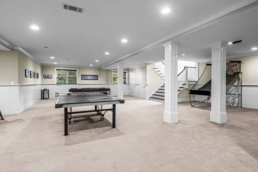 Exceptional Devon Estate on a Private 1.87 Acre Lot with Beautiful Landscaping and Hardscaping Listed for 3295000 59