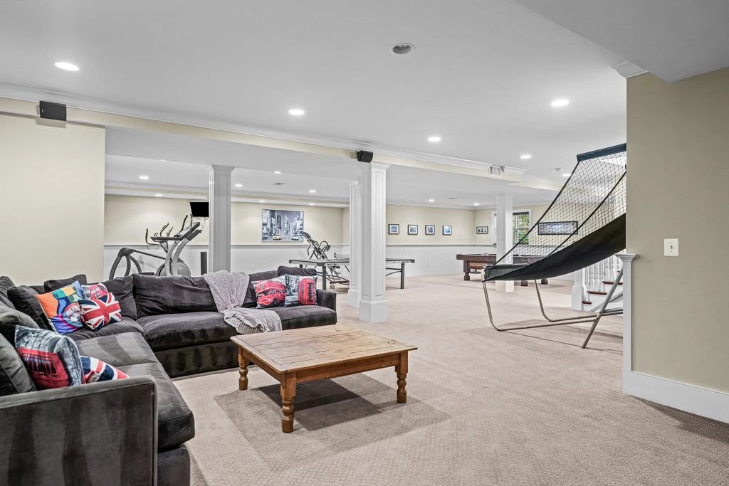 Exceptional Devon Estate on a Private 1.87 Acre Lot with Beautiful Landscaping and Hardscaping Listed for 3295000 63