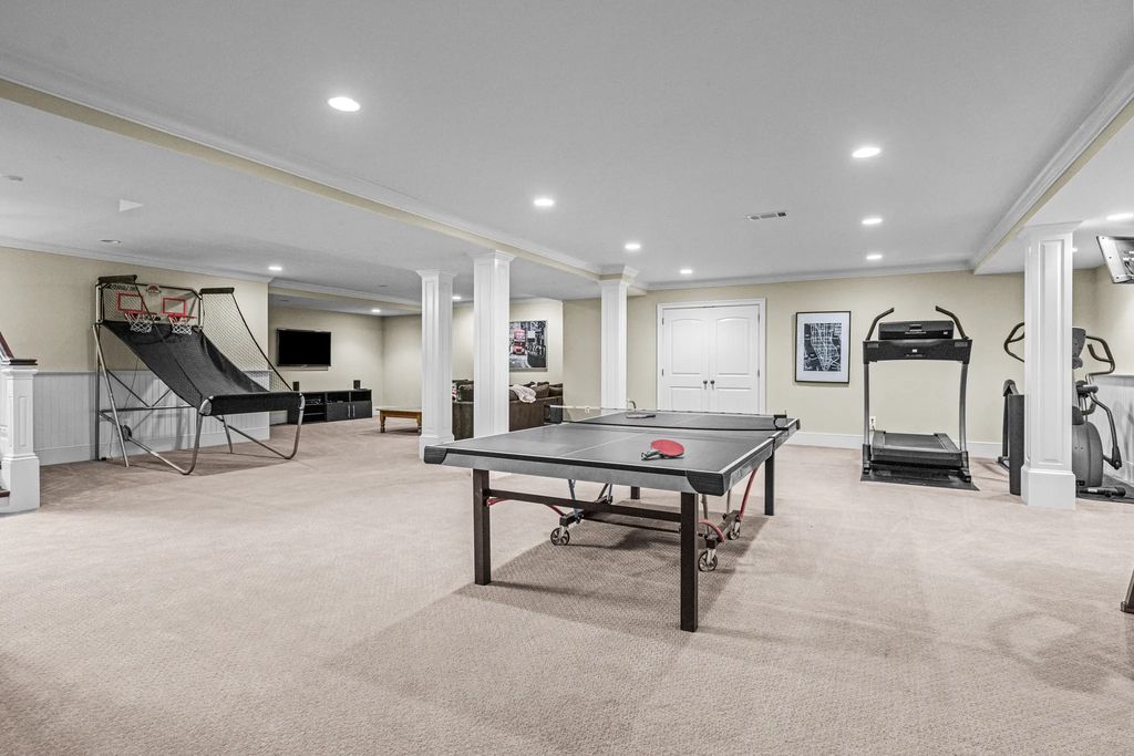 Exceptional Devon Estate on a Private 1.87 Acre Lot with Beautiful Landscaping and Hardscaping Listed for 3295000 64
