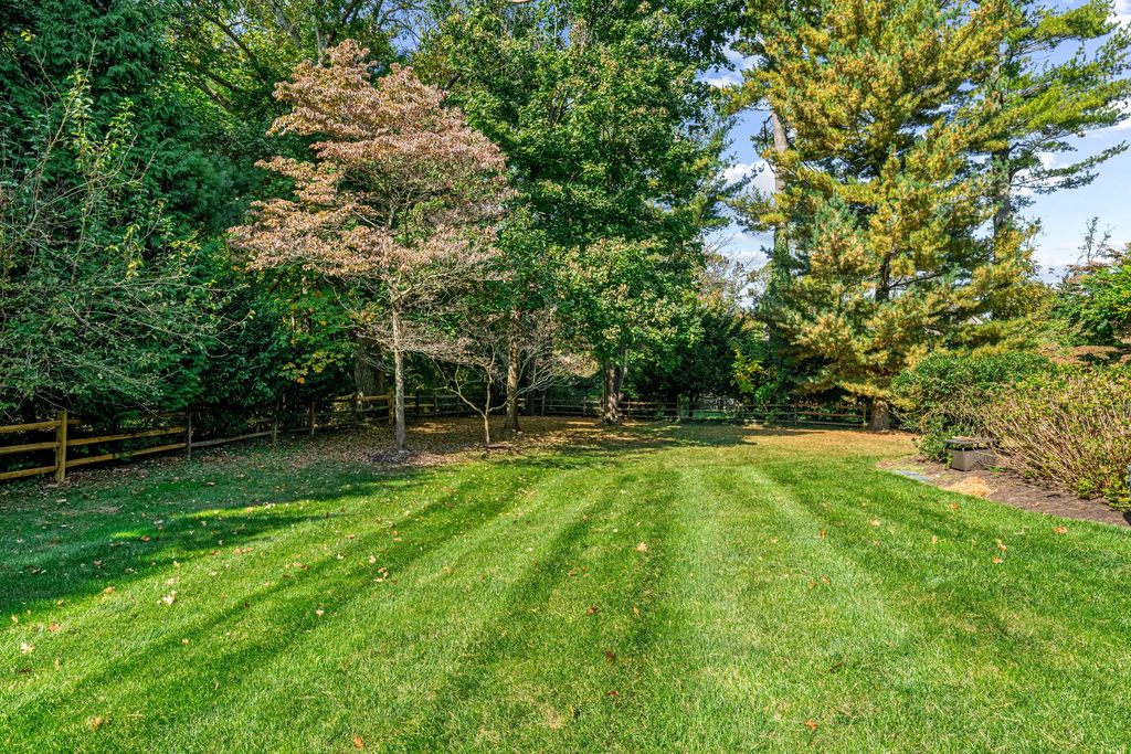 Exceptional Devon Estate on a Private 1.87 Acre Lot with Beautiful Landscaping and Hardscaping Listed for 3295000 68