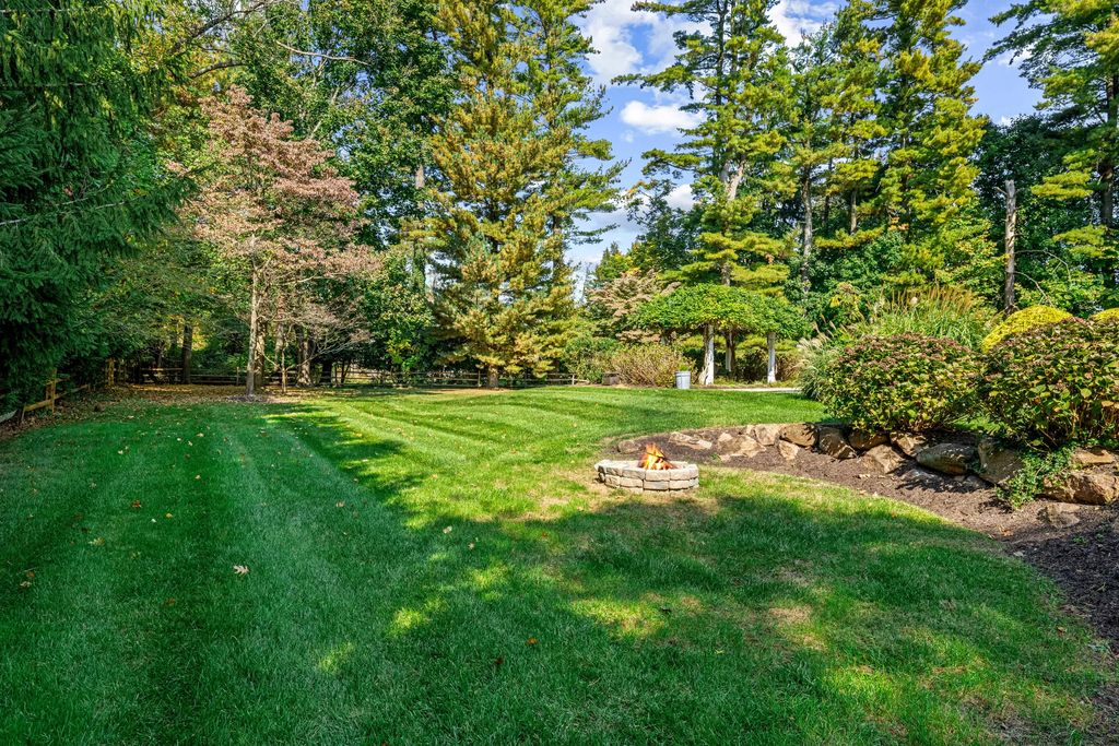 Exceptional Devon Estate on a Private 1.87 Acre Lot with Beautiful Landscaping and Hardscaping Listed for 3295000 69