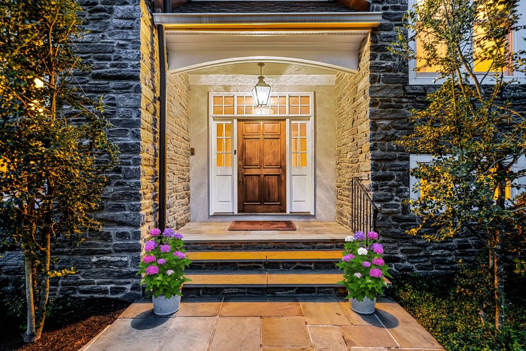 Exceptional Devon Estate on a Private 1.87 Acre Lot with Beautiful Landscaping and Hardscaping Listed for 3295000 8