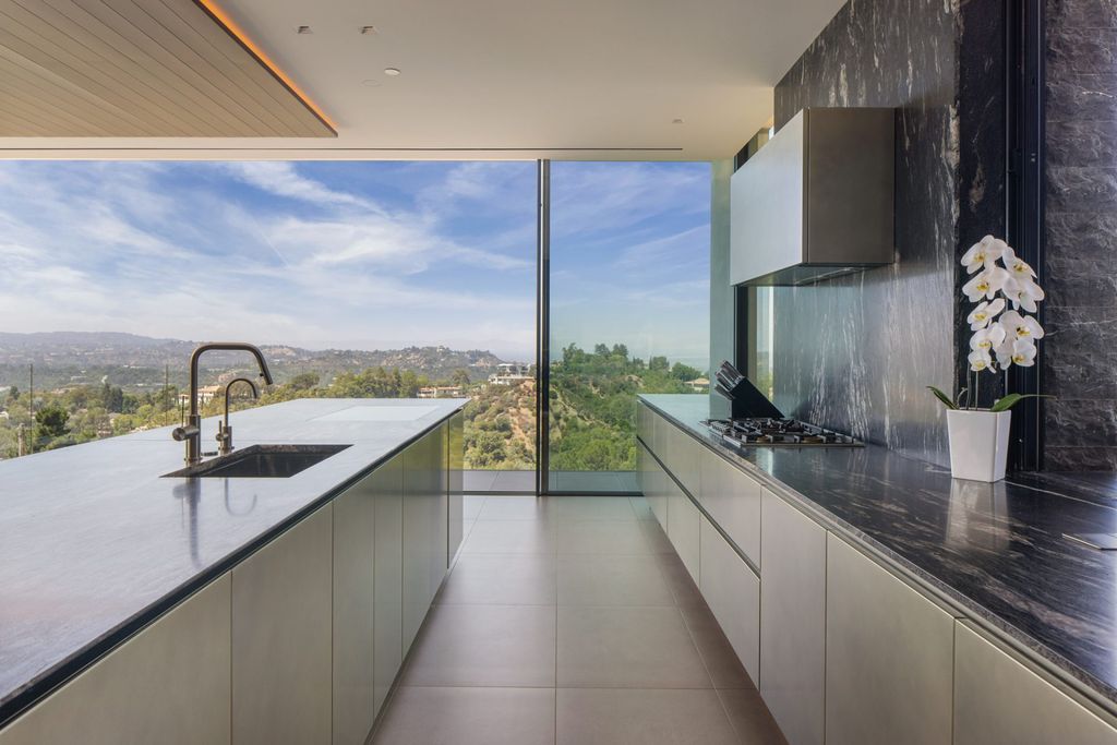 Exclusive Gated Contemporary Masterpiece Offering 360 Degree Views from Beverly Hills Asking 34995000 12