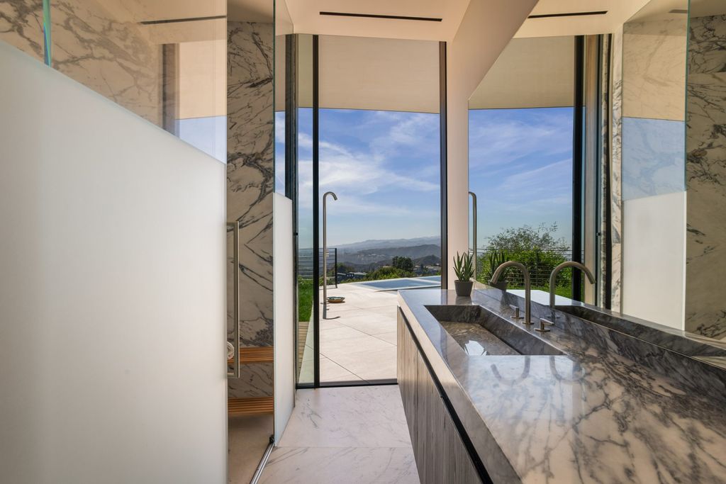 Exclusive Gated Contemporary Masterpiece Offering 360 Degree Views from Beverly Hills Asking 34995000 16