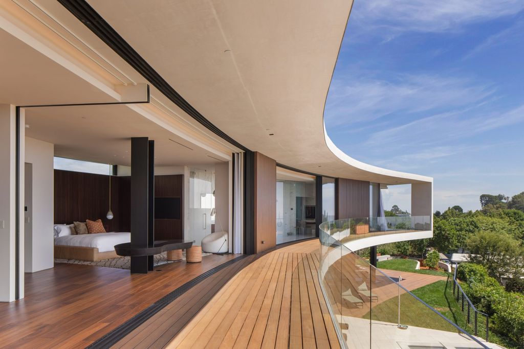 Exclusive Gated Contemporary Masterpiece Offering 360 Degree Views from Beverly Hills Asking 34995000 19