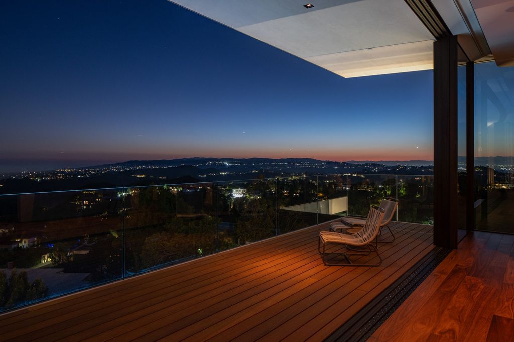 Exclusive Gated Contemporary Masterpiece Offering 360 Degree Views from Beverly Hills Asking 34995000 21