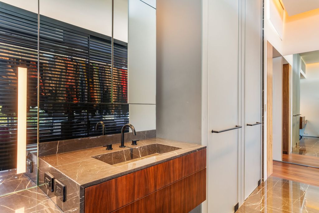 Exclusive Gated Contemporary Masterpiece Offering 360 Degree Views from Beverly Hills Asking 34995000 24