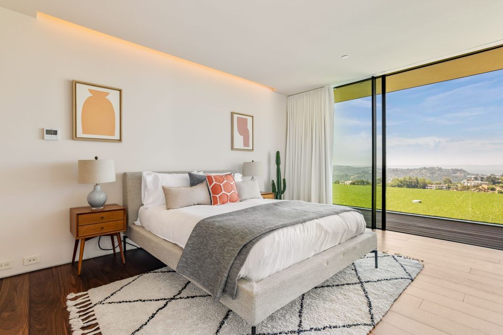 Exclusive Gated Contemporary Masterpiece Offering 360 Degree Views from Beverly Hills Asking 34995000 25