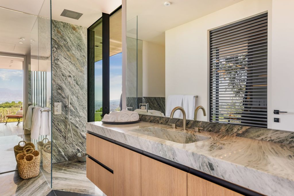 Exclusive Gated Contemporary Masterpiece Offering 360 Degree Views from Beverly Hills Asking 34995000 26