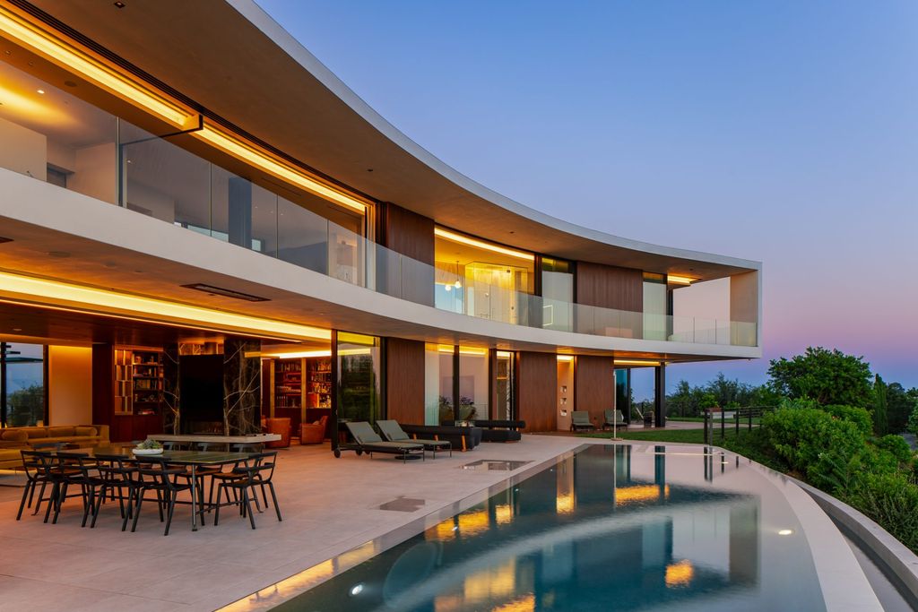 Exclusive Gated Contemporary Masterpiece Offering 360 Degree Views from Beverly Hills Asking 34995000 38
