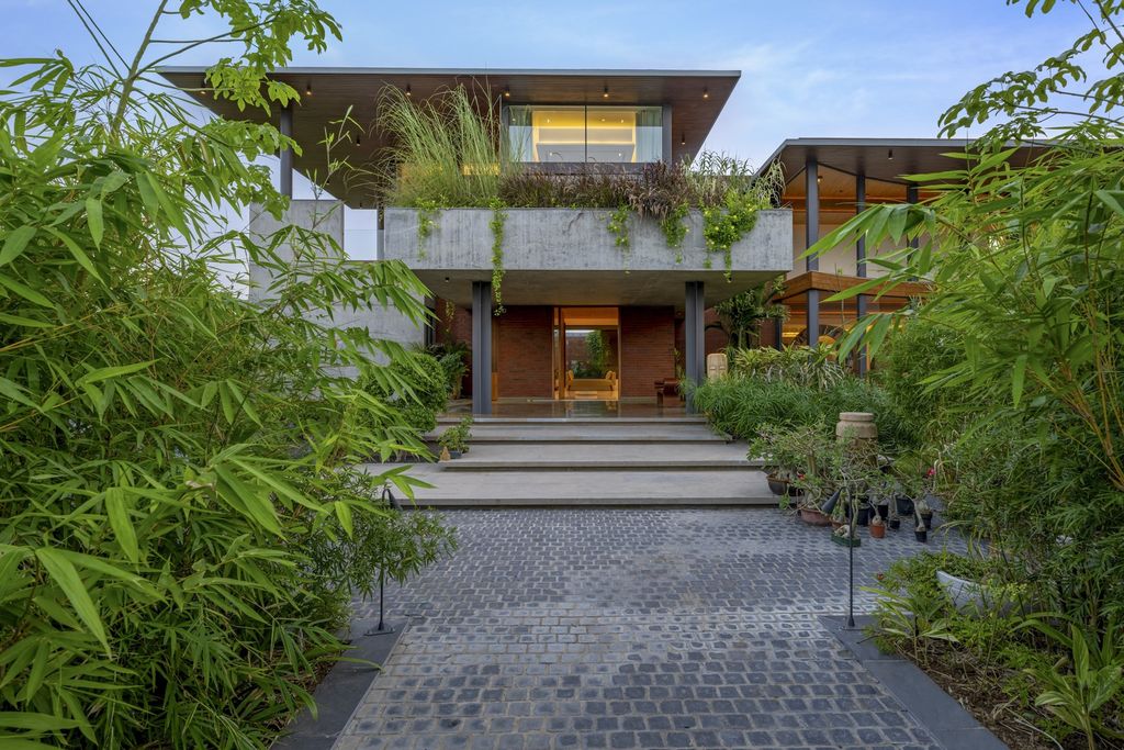 Forest of Joy House in India by Hiren Patel Architects 3