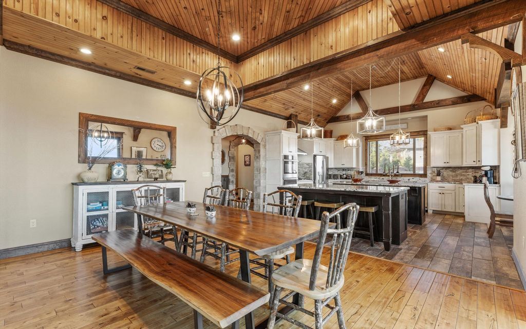 Grand Mountain Home with Unparalleled East Tennessee Views Available for 3.65 Million 16