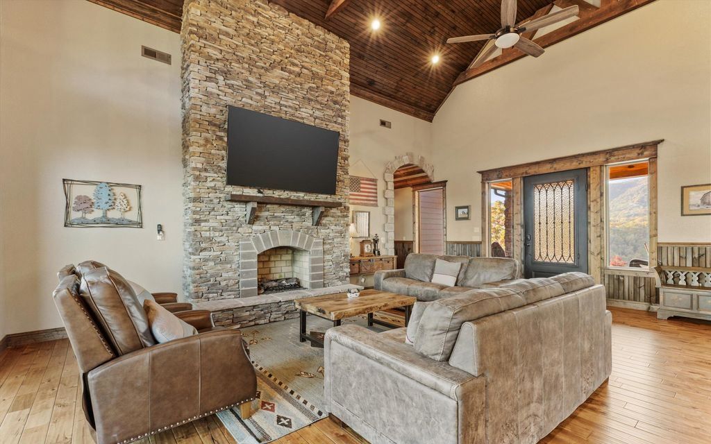 Grand Mountain Home with Unparalleled East Tennessee Views Available for 3.65 Million 17