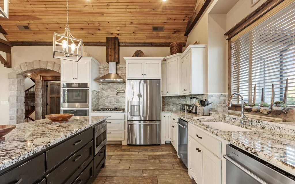 Grand Mountain Home with Unparalleled East Tennessee Views Available for 3.65 Million 22