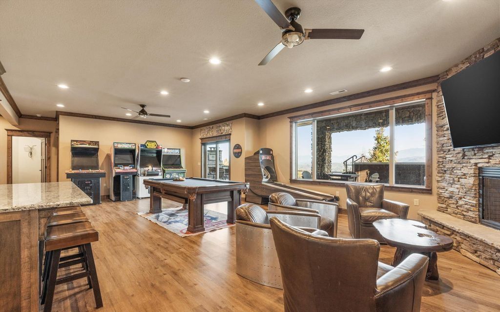 Grand Mountain Home with Unparalleled East Tennessee Views Available for 3.65 Million 38