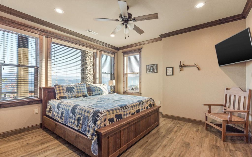 Grand Mountain Home with Unparalleled East Tennessee Views Available for 3.65 Million 45