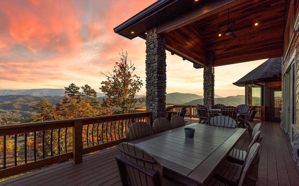 Grand Mountain Home with Unparalleled East Tennessee Views Available for 3.65 Million 53