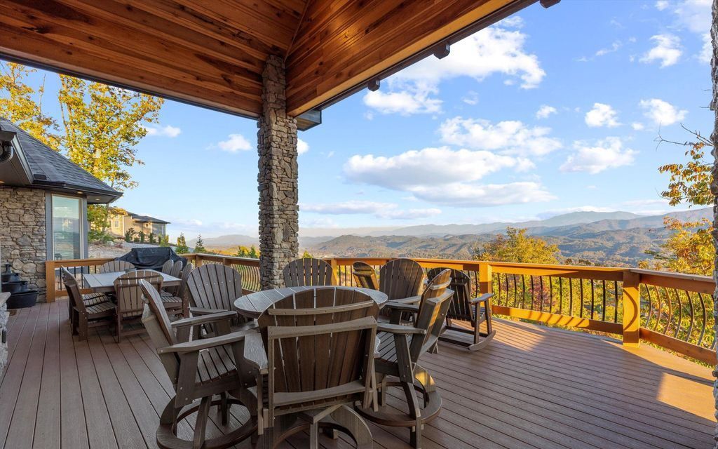 Grand Mountain Home with Unparalleled East Tennessee Views Available for 3.65 Million 54