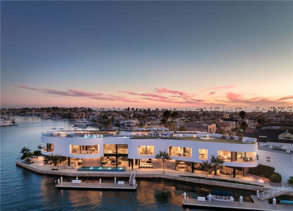 Iconic Masterpiece at The Point Offering Unobstructed Panoramic Views of San Diego Bay Priced at 43 Million 1