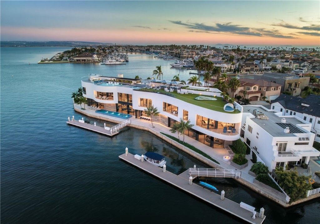 Iconic Masterpiece at The Point Offering Unobstructed Panoramic Views of San Diego Bay Priced at 43 Million 2
