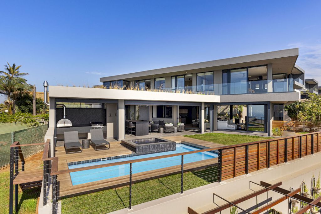 La Maison Noire in South Africa by Metropole Architects 11